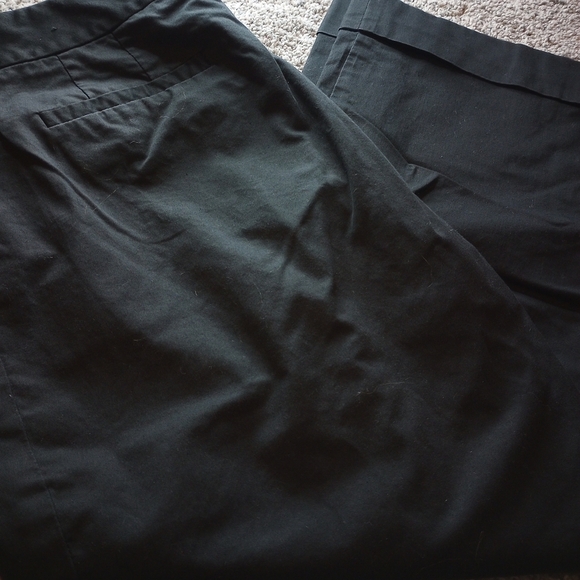 Ann Taylor black crop pants size 8 - Picture 7 of 8